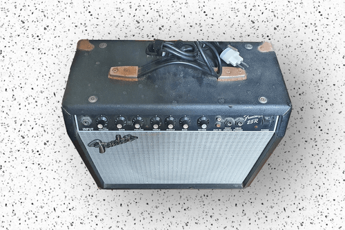 Amplificador de Guitarra Fender Frontman 25R - Prata